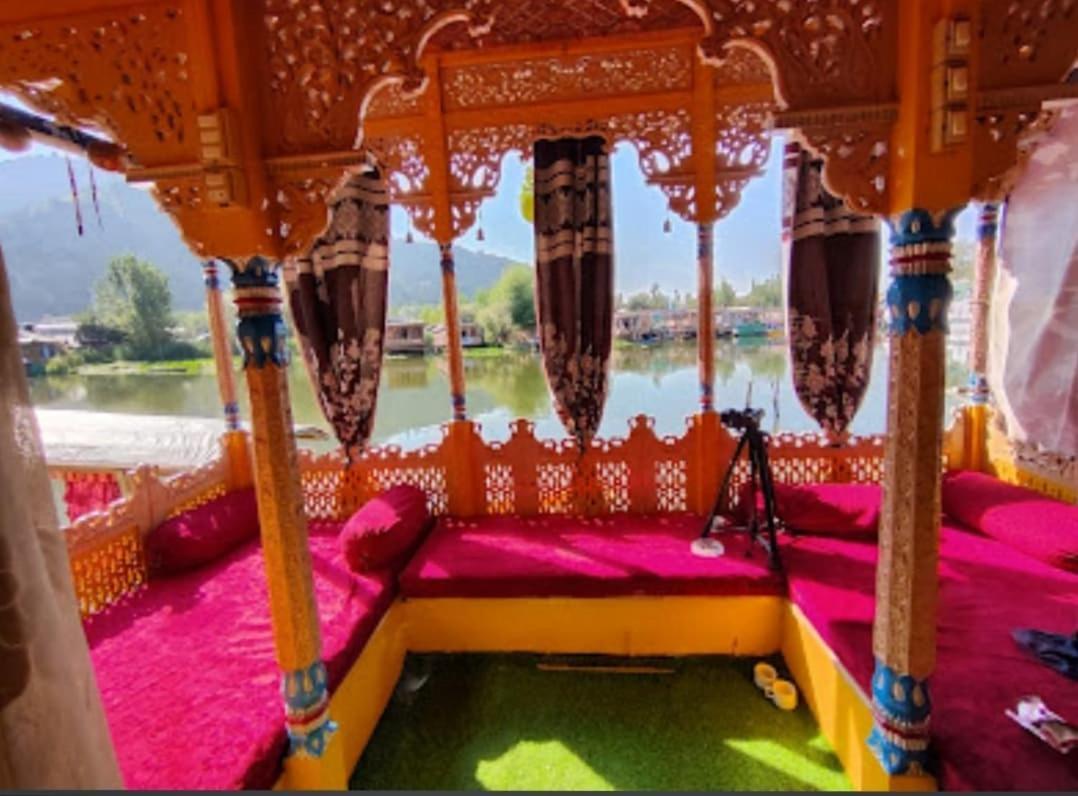 Houseboat Moon Of Kashmir Hotel Srinagar  Exterior photo