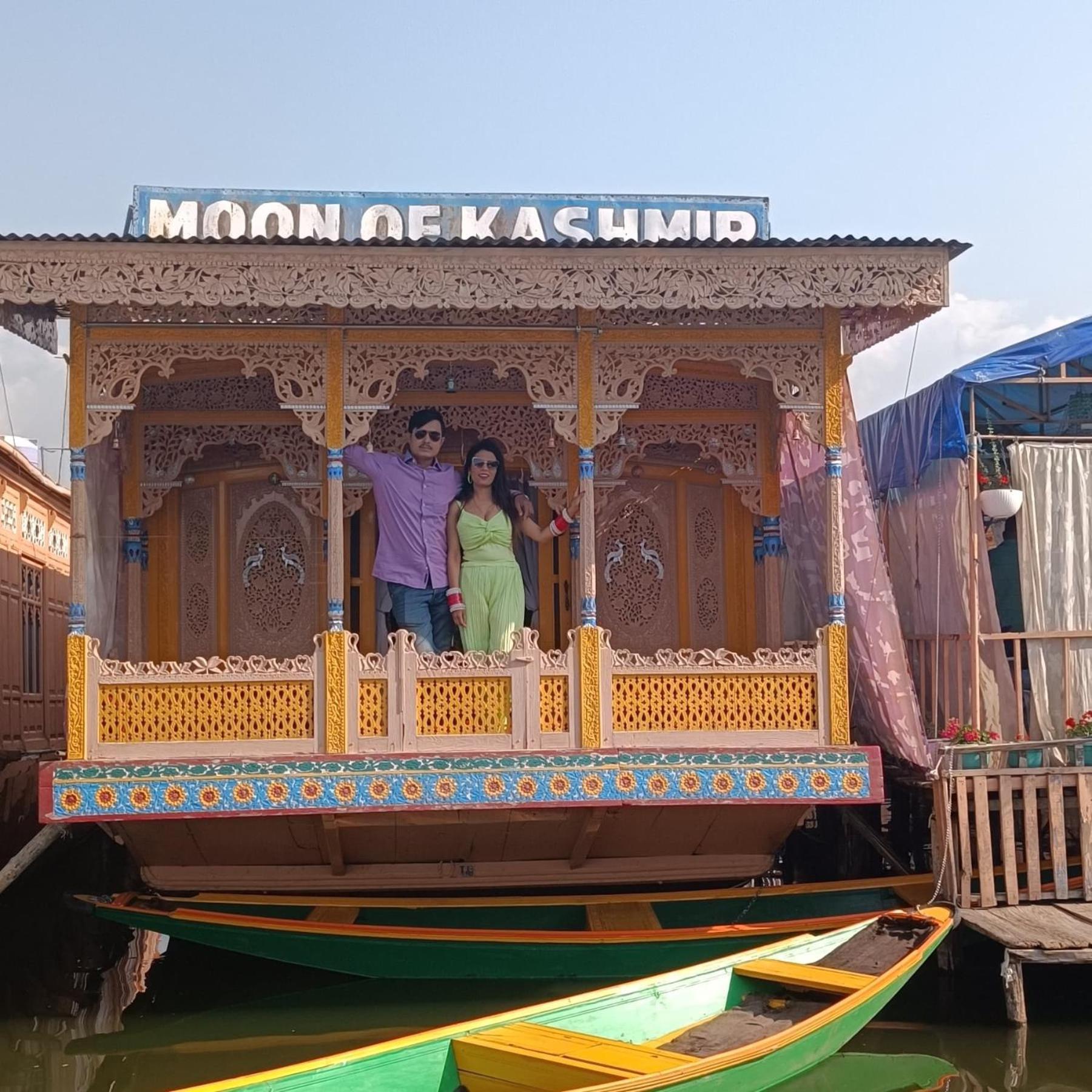 Houseboat Moon Of Kashmir Hotel Srinagar  Exterior photo