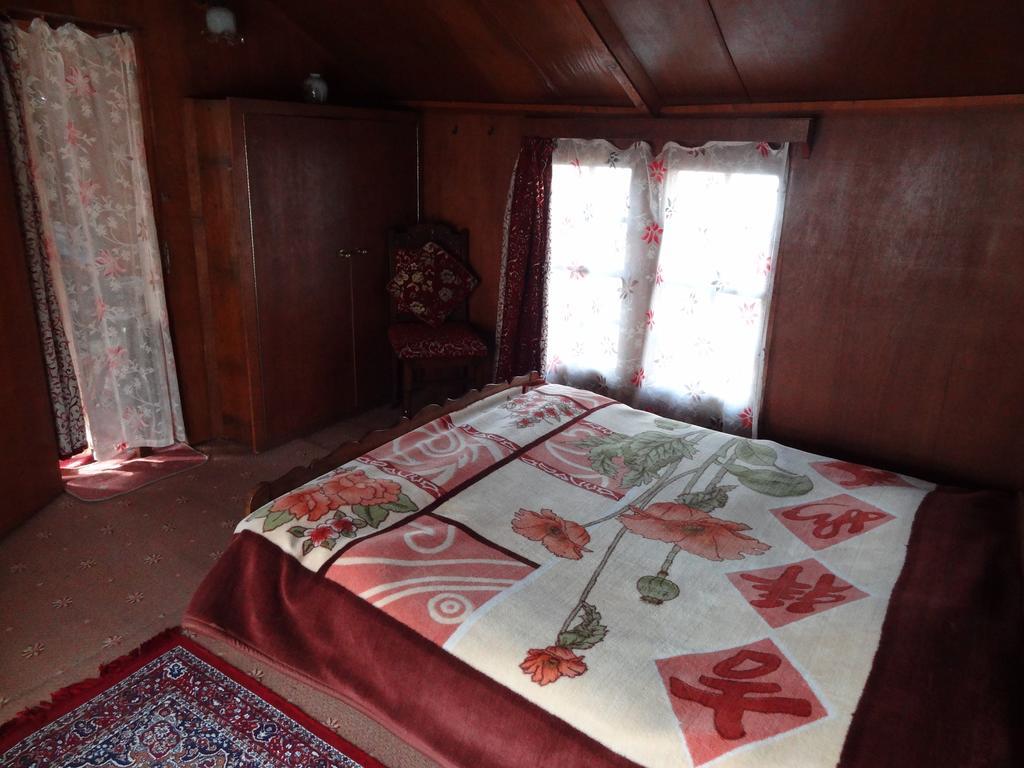 Houseboat Moon Of Kashmir Hotel Srinagar  Room photo